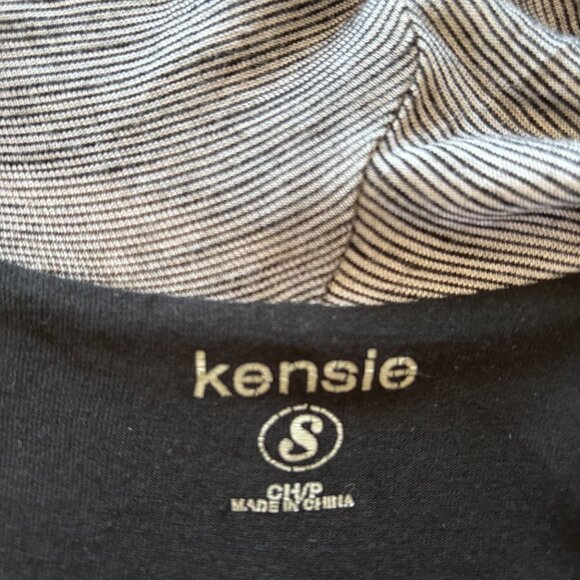 Flattering Tunic - Picture 3 of 3